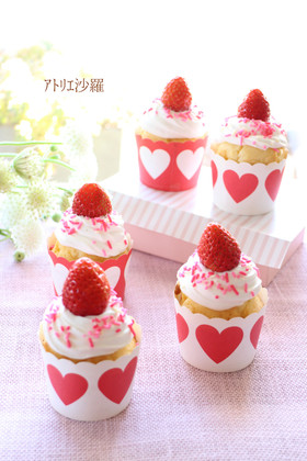 苺デコ♥濃厚ミルク✿基本のカップケーキ✿