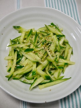 簡単副菜♪キュウリの中華胡麻和え