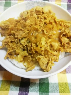 簡単！カレー粉と麺つゆDEカレー豚丼♪