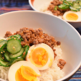 変わりどんぶり〜♪夏にオススメの坦々丼☆