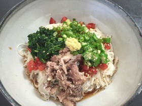 鯖の水煮缶でぶっかけそうめん