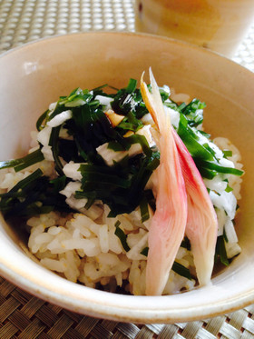 お安く豪華に！茎わかめ山芋のサラサラ丼　