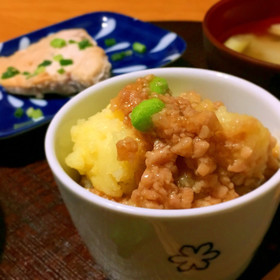 マッシュポテト&鶏挽肉であんかけ肉じゃが