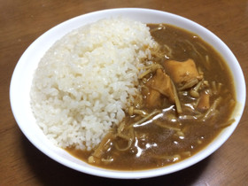 簡単レシピ『キノコ沢山の秋チキンカレー』