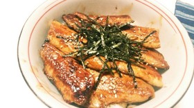 簡単！フライパンで旬のサンマの蒲焼き丼！