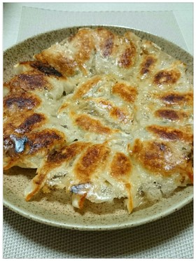 我が家は白菜派なニラ餃子★羽根付き焼き方