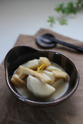 里芋と油揚げの白みそ煮