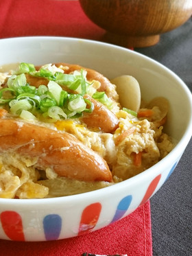 丸ごとウインナーのたまご丼