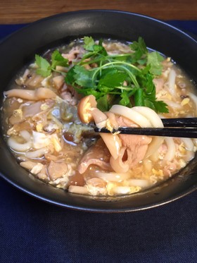 きのこと豚肉の餡かけうどん