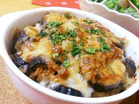 旨うま～♪とろけるナス＆ひき肉チーズ焼き