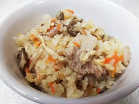 簡単炊き込みご飯～五目豚ご飯