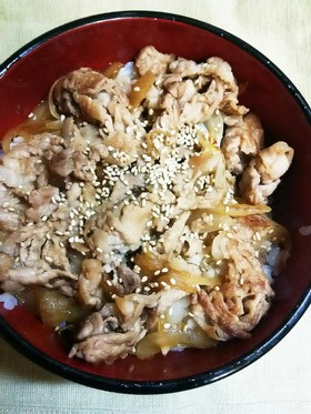 簡単！豚バラ肉と玉ねぎDEポン酢丼♪