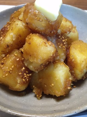 バターと胡麻が香る♪味付け粉吹き芋