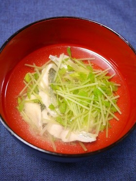 焦らずゆっくり！鯵と豆苗のお吸い物