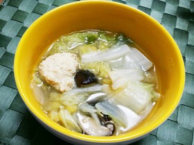 白菜と鶏団子のあったかスープ