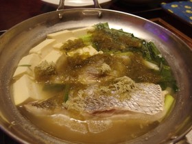 味付け簡単♪ヒガシマルで鯛ねぎ豆腐