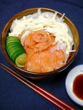 簡単！オニオンサーモン丼