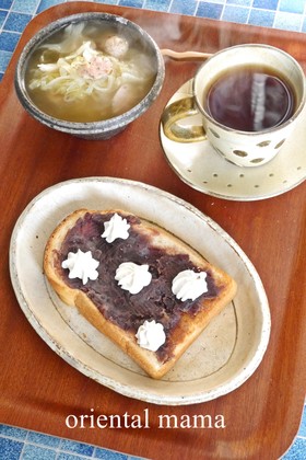 朝ご飯はあんこホイップトースト♫