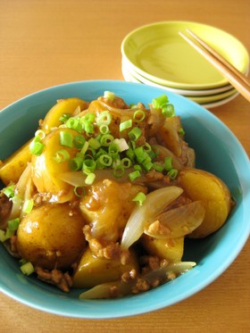 新じゃがいものカレー風味そぼろ煮