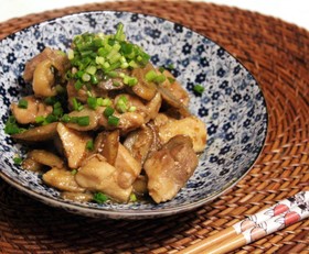 おつまみにもご飯にも♪鶏と牛蒡の甘辛炒め