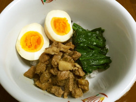 脂少なめルーローハン（魯肉飯）