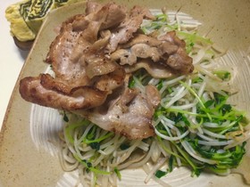 こんがり豚肉ともやしのスパイシーソテー