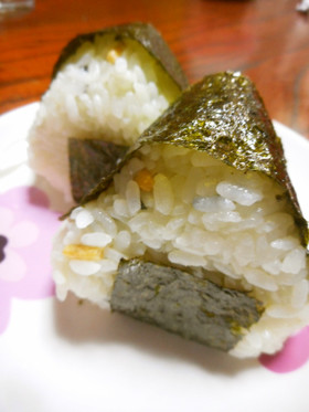 お茶漬け海苔のおにぎり