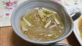 マロニー入り！レタスと生姜のおかずスープ