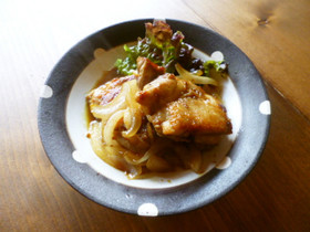 鶏と新玉のカレー照り焼き♪