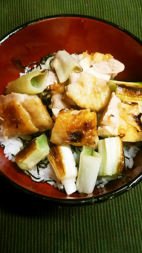 簡単！炙りDE焼き鳥屋っぽい焼き鳥丼♪