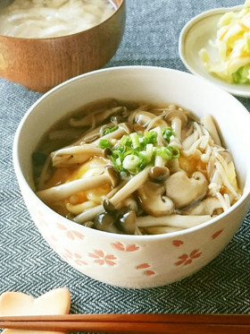 ランチにも♪卵1個のきのこあんかけ丼