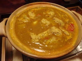 下仁田ねぎと肉団子で♪　和風印度カレー鍋