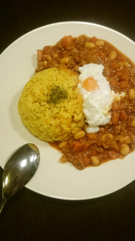 カフェ風カレー。～ポーチドエッグ添え～